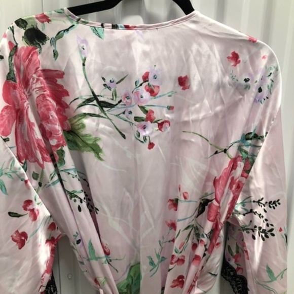 Gorgeous Satin Coverup Robe Kimono, L, NWT - Picture 8 of 10